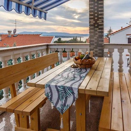 Apartman Mauro Malinska Exterior foto