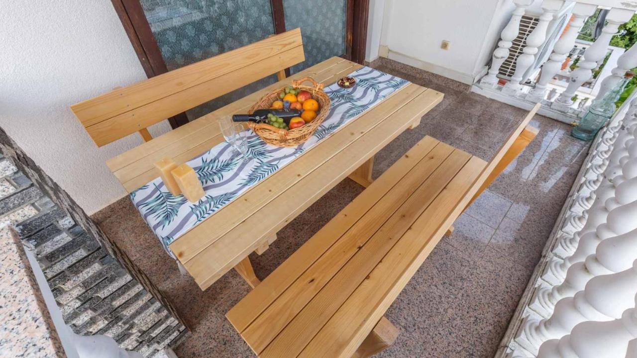 Apartman Mauro Malinska Exterior foto